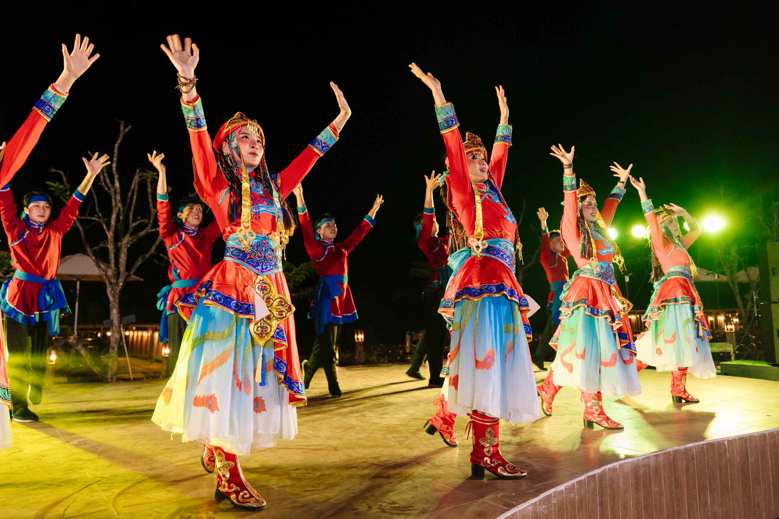 tiet muc mua mong co dau tien mang ten vu khuc mong co